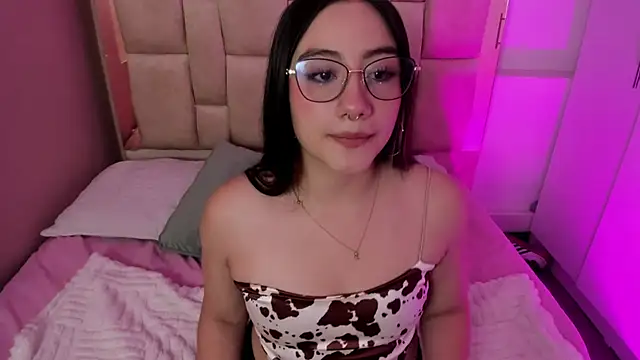 Snapshot of Nana__S chatting on March 5, 2026, 3:36 am Nana S online show from March 5, 2026, 3:36 am