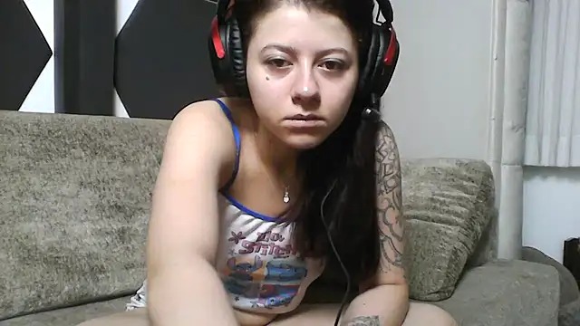 GabriellaManhas online show from January 18, 2026, 1:47 pm