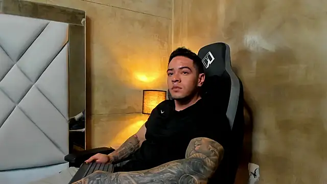 maddox santana online show from December 14, 2025, 5:13 am