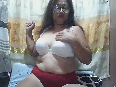Snapshot of fireflower70 chatting on June 18, 2026, 9:14 am fireflower70 online show from June 18, 2026, 9:14 am