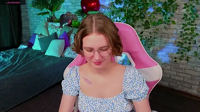 Mia Mooore online show from February 12, 2026, 1:22 pm