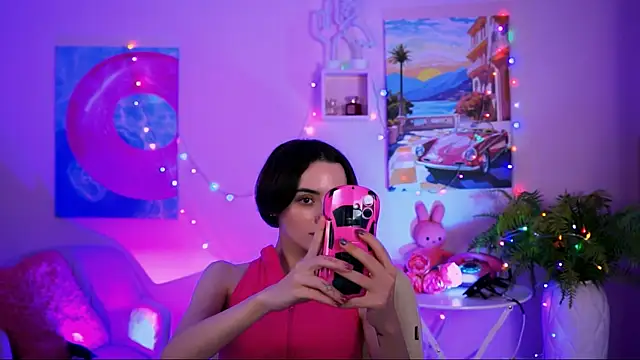 KateWillows online show from December 19, 2025, 4:16 am