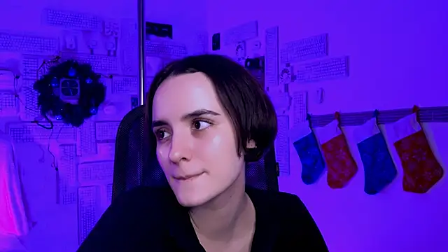 KateWillows online show from December 16, 2025, 8:18 am