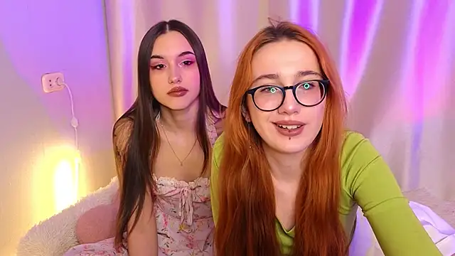 sunny luna online show from November 30, 2025, 5:03 pm