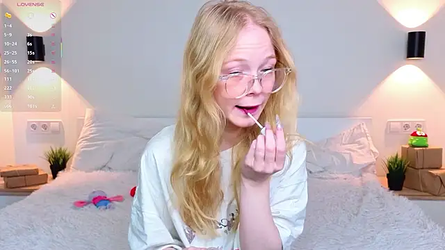 GhisllaineWestler online show from March 9, 2026, 5:44 am