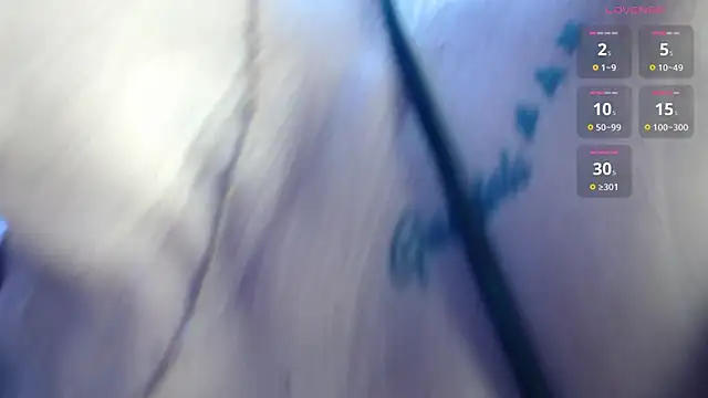 MarianaMontezz online show from April 9, 2026, 8:04 pm