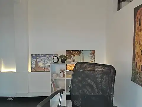 SwettieSammy online show from December 17, 2025, 12:10 pm