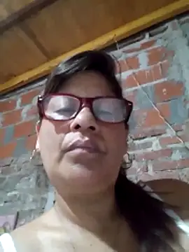 SsarayySan online show from December 19, 2025, 9:50 pm