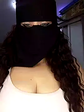 Snapshot of lolotheone chatting on July 10, 2026, 12:05 pm lolotheone online show from July 10, 2026, 12:05 pm