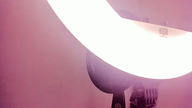 ayla velt online show from January 13, 2026, 7:51 pm