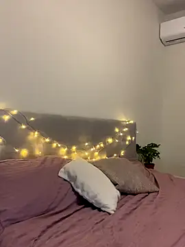 s4rah online show from December 19, 2025, 10:23 pm