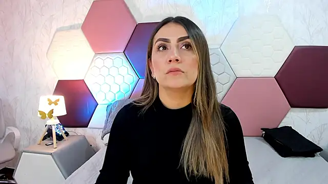Snapshot of AriaRous chatting on June 5, 2026, 2:56 pm AriaRous online show from June 5, 2026, 2:56 pm