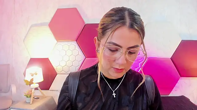 AriaRous online show from July 22, 2026, 3:36 pm