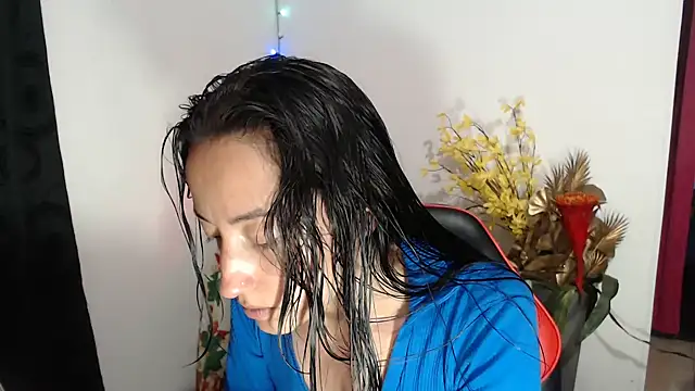 Megaan-love5 online show from December 3, 2025, 3:51 am