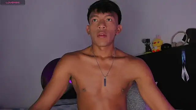 santinaughty online show from April 10, 2026, 12:17 am