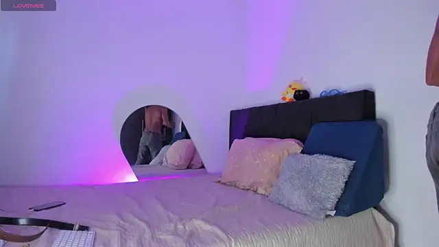 santinaughty online show from March 27, 2026, 9:16 pm