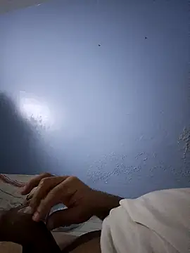 Snapshot of Enrique127 chatting on March 13, 2026, 12:26 am Enrique127 online show from March 13, 2026, 12:26 am