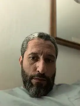Snapshot of Calientesensible chatting on April 14, 2026, 3:33 am Calientesensible online show from April 14, 2026, 3:33 am