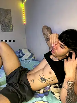 wil hot online show from December 15, 2025, 4:02 pm