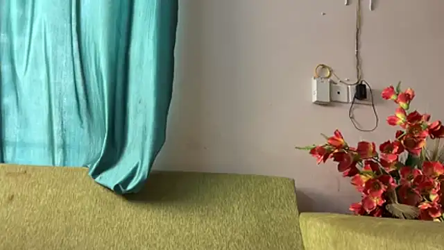 Piyyuu online show from April 5, 2026, 5:58 am