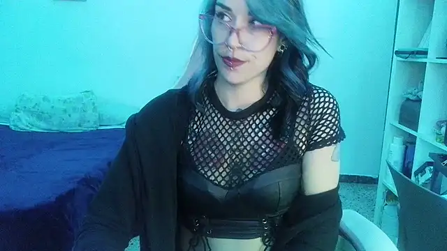 blackrose1997 online show from April 23, 2026, 11:38 am