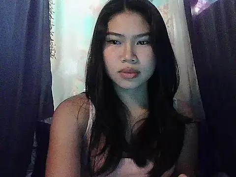 Snapshot of Allysonxx05 chatting on February 20, 2026, 11:39 pm Allysonxx05 online show from February 20, 2026, 11:39 pm