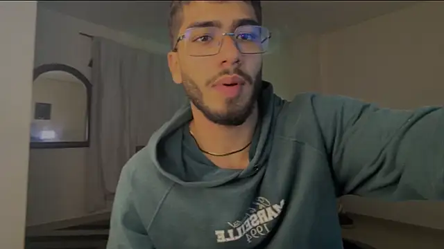 Franco banderas online show from April 15, 2026, 8:31 pm