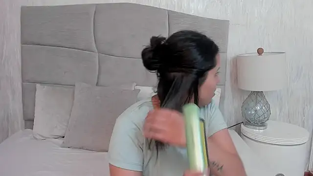 Naomii BDSM online show from February 24, 2026, 2:40 pm