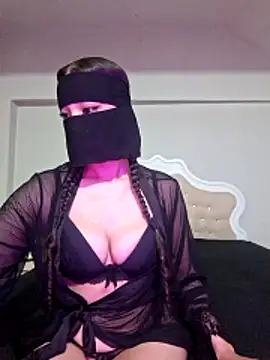 deva-sexy online show from June 8, 2026, 4:51 pm