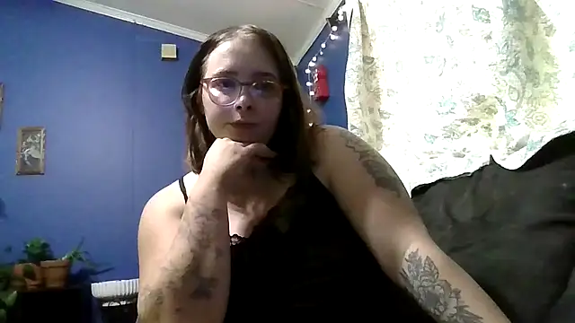 Snapshot of chaosfairy chatting on August 5, 2026, 9:53 pm chaosfairy online show from August 5, 2026, 9:53 pm