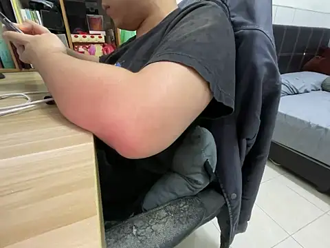 hiiiizzzz online show from February 27, 2026, 4:07 pm