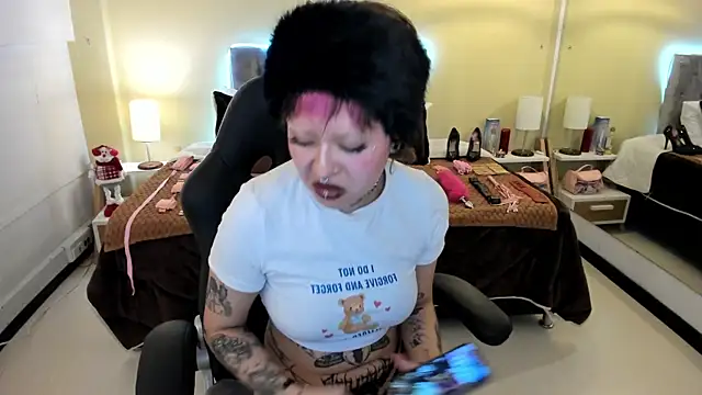 Snapshot of Saskia_Vellour chatting on November 29, 2025, 8:42 pm Saskia Vellour online show from November 29, 2025, 8:42 pm