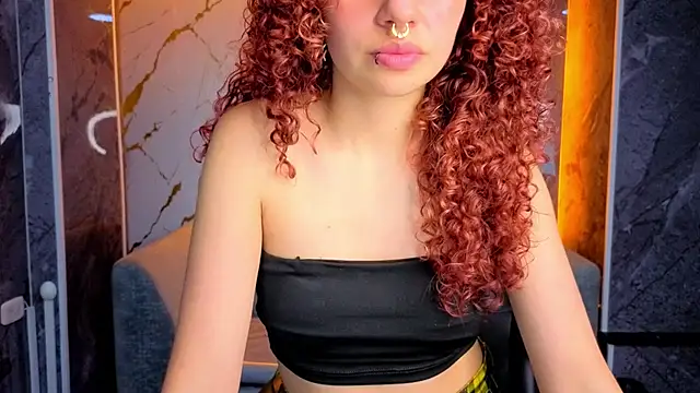 Snapshot of Merida_b chatting on December 3, 2025, 8:08 pm Merida b online show from December 3, 2025, 8:08 pm