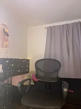 kira velour online show from December 18, 2025, 12:27 am