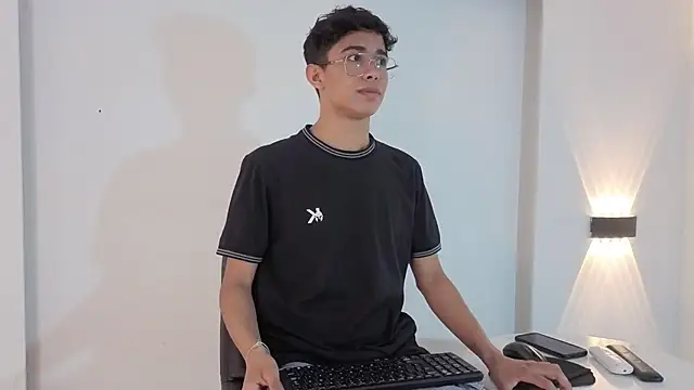 Snapshot of CharmingJeremy_ chatting on December 1, 2025, 12:28 pm CharmingJeremy online show from December 1, 2025, 12:28 pm