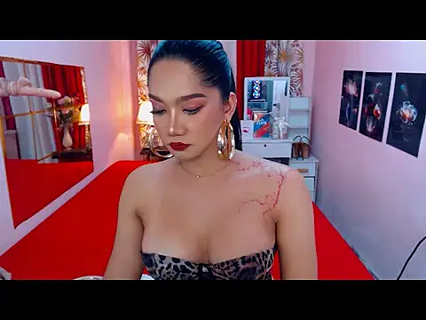 Snapshot of UrScreenGoddess chatting on July 19, 2026, 6:33 am UrScreenGoddess online show from July 19, 2026, 6:33 am