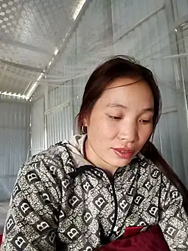 Evelyn-n online show from December 5, 2025, 6:56 am