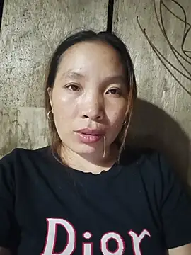 Snapshot of Evelyn-n chatting on July 8, 2026, 2:40 pm Evelyn-n online show from July 8, 2026, 2:40 pm