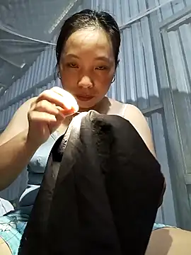 Evelyn-n online show from February 18, 2026, 1:58 am