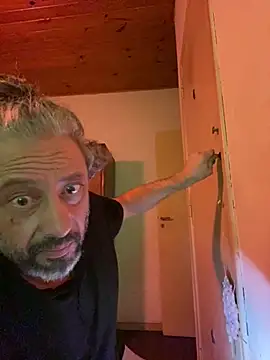 Petebulimia online show from April 22, 2026, 7:04 am