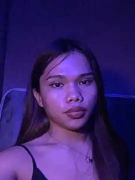 Yourtransalexa25 online show from December 16, 2025, 2:32 pm