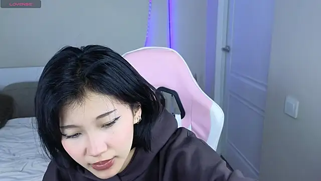 mimiicherry online show from February 26, 2026, 3:17 am