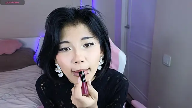 mimiicherry online show from February 24, 2026, 2:23 am