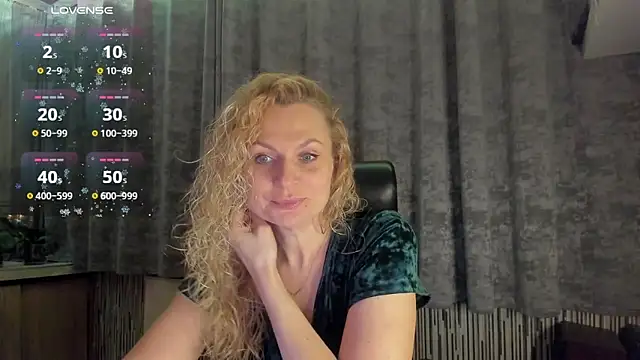 LanaLight x online show from April 1, 2026, 9:23 pm