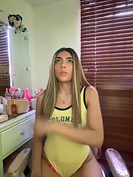 Snapshot of LadyCandy25 chatting on December 1, 2025, 10:21 pm LadyCandy25 online show from December 1, 2025, 10:21 pm