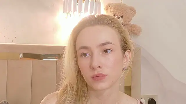 AdeleMartin online show from December 1, 2025, 12:39 pm