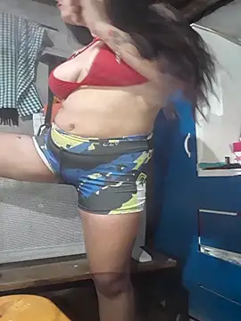 Snapshot of Estefanny_Lolyy chatting on June 30, 2026, 2:11 am Estefanny Lolyy online show from June 30, 2026, 2:11 am