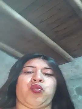 Estefanny Lolyy online show from June 1, 2026, 6:02 am