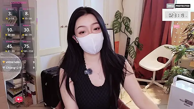 nayomi 34f online show from May 20, 2026, 6:32 am