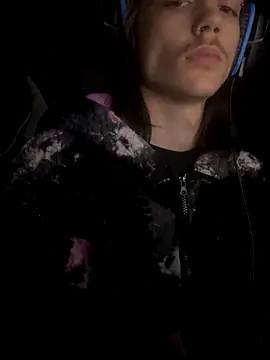 DkAuxier1 online show from December 15, 2025, 1:44 am